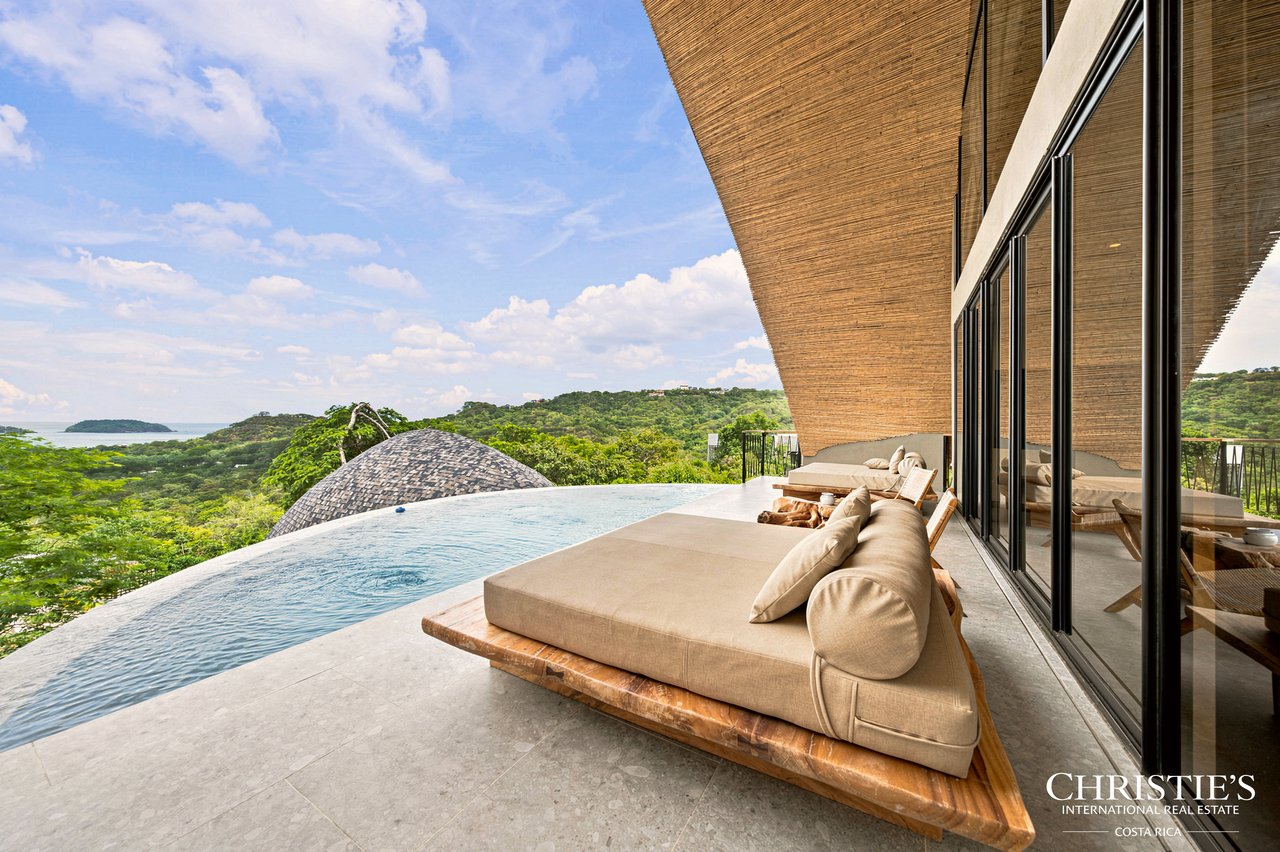 LE CLOS - An Exclusive Three-Residence Estate 