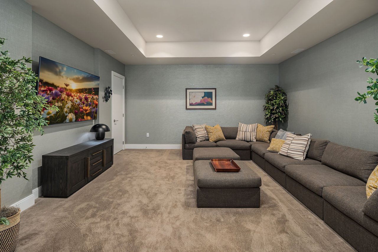 8270 SE 31st Street, Mercer Island