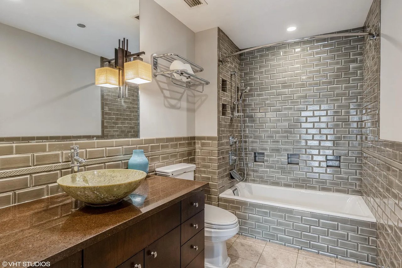 8 E Randolph St UNIT 1608