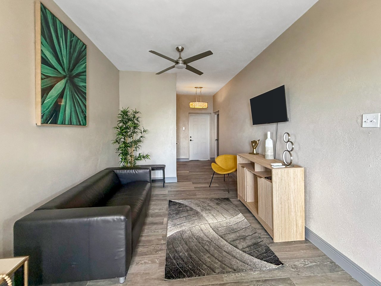 1118 Long Trench 1 Bedroom Apartment