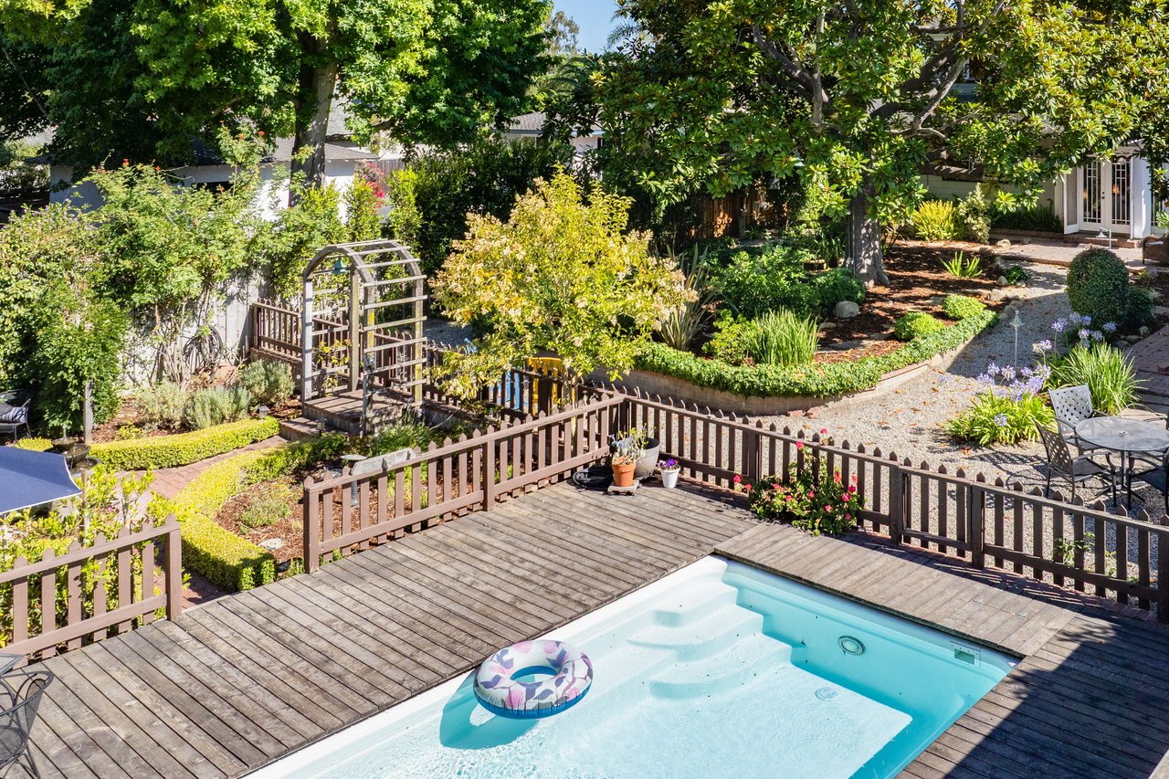Four Bedroom Home Near Butterfly Beach