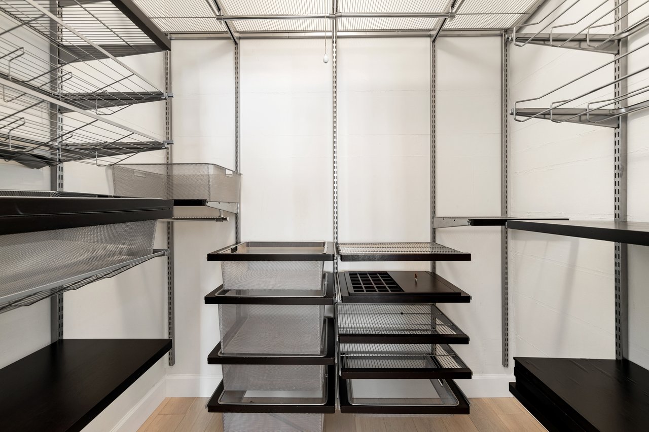 Classic 1-Bedroom Pacific Heights Charm