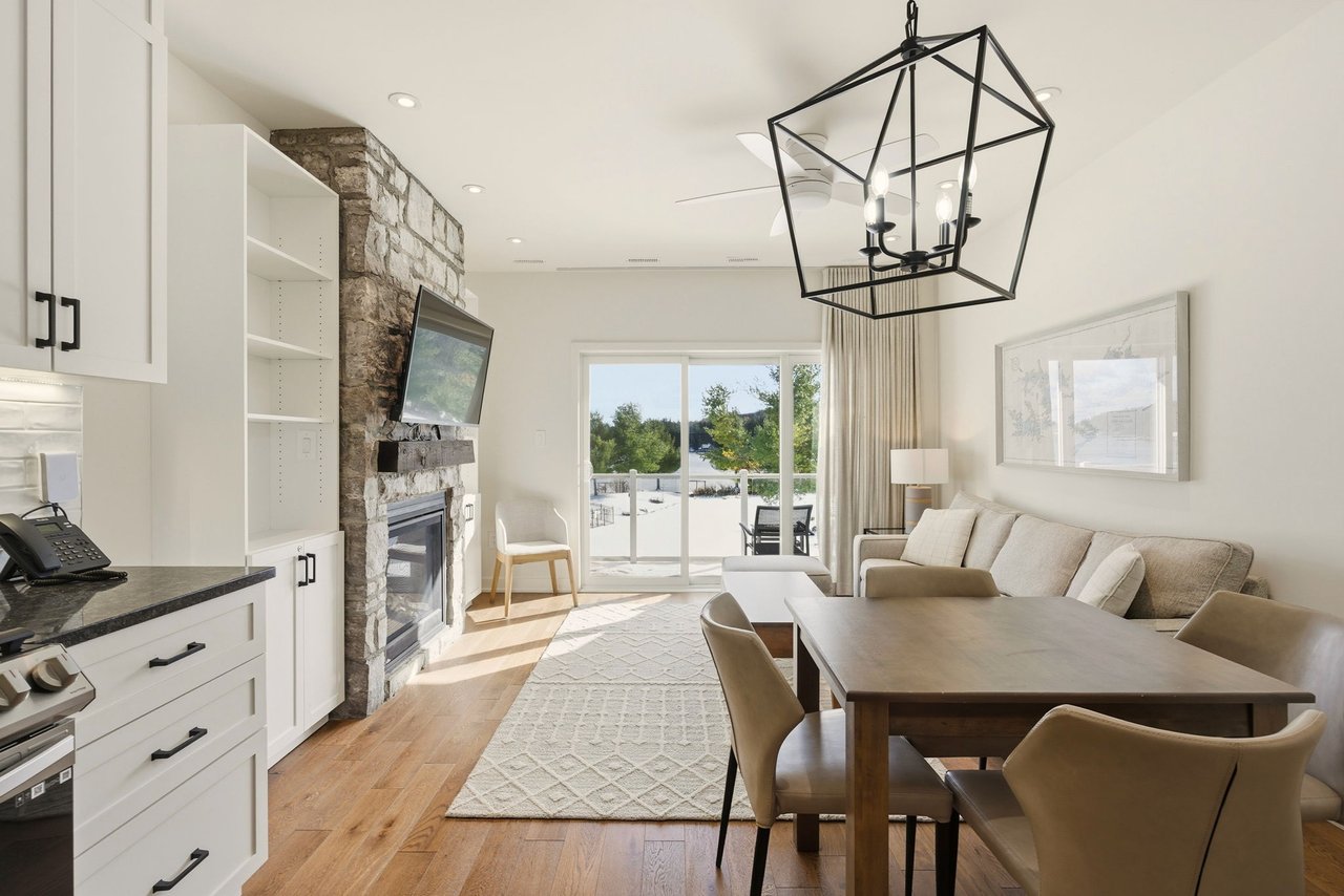 1869 MUSKOKA RD 118 WEST ROAD