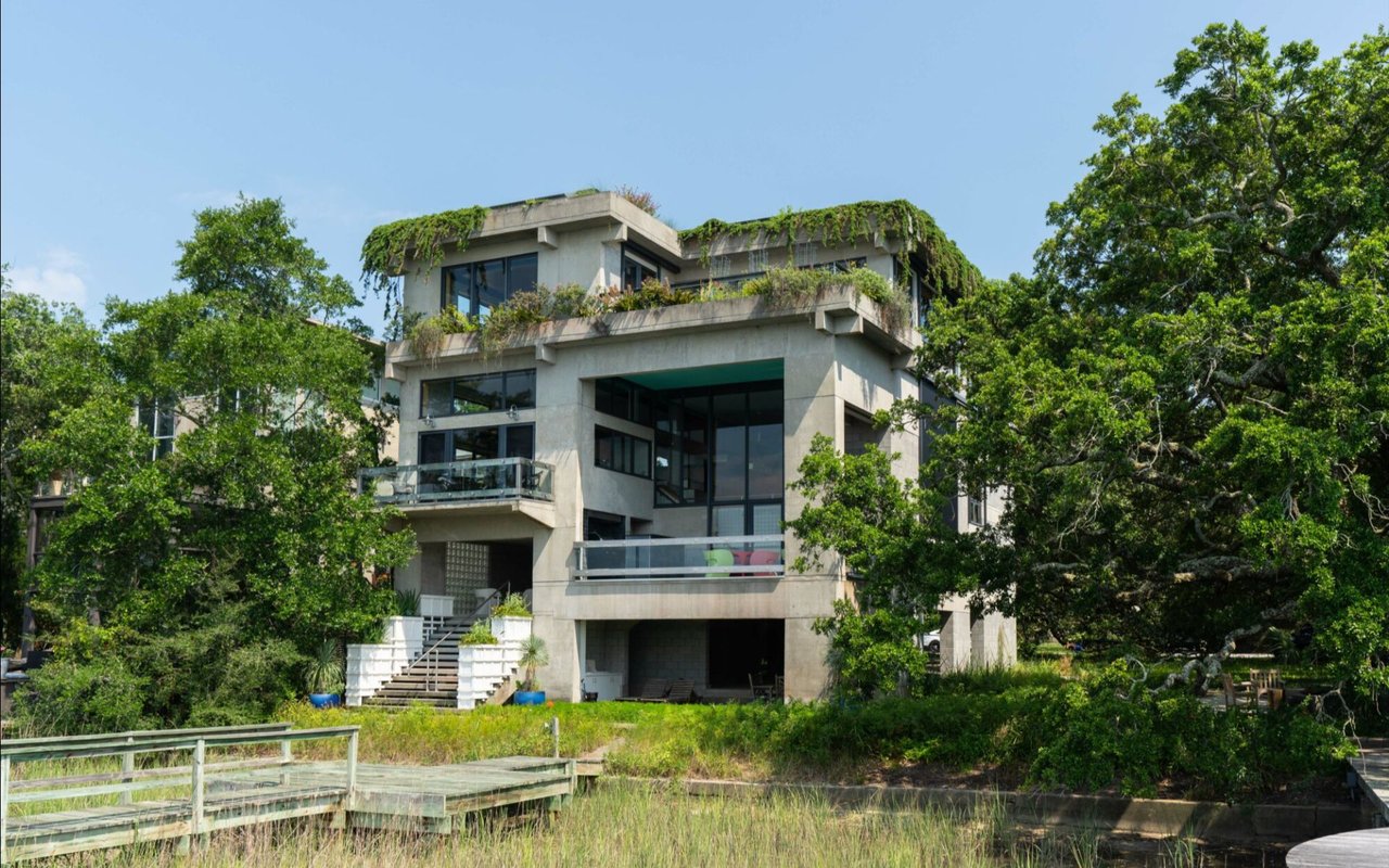 Modern Waterfront Living – 905 Palm Boulevard