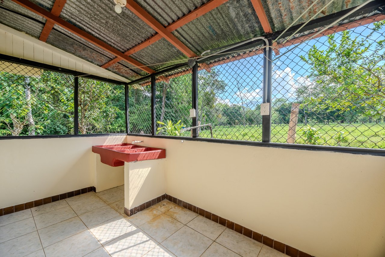 Vista Serena, beautiful House surrounded by nature in Villa Nueva de Quepos