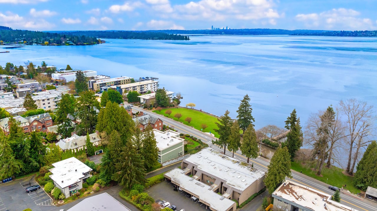 6620 Lake Washington Boulevard NE Unit: 303