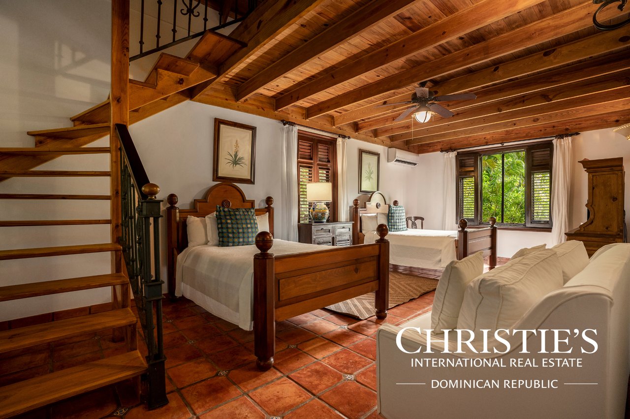 Villa Shangri-la – Caribbean Oceanfront Villa