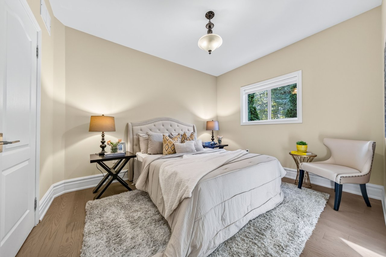 62 Fergus Ave
