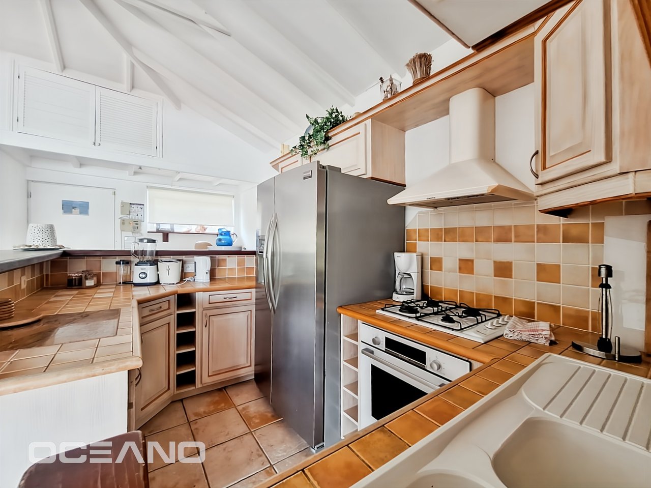 2-Bedroom Apartment with Sea View – Oyster Pond