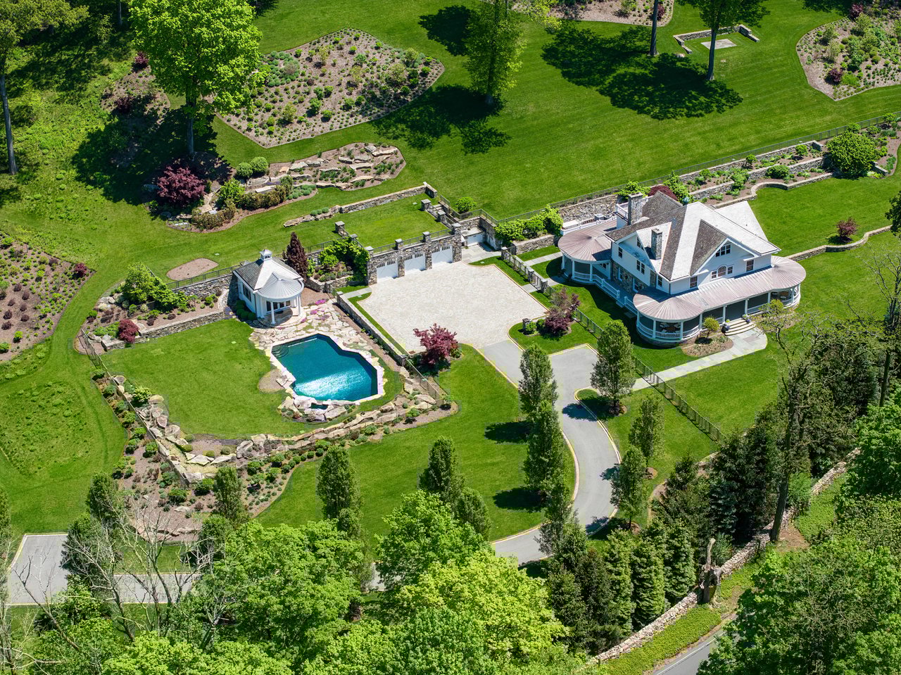 402 Sarles Sreet, Bedford Corners, NY