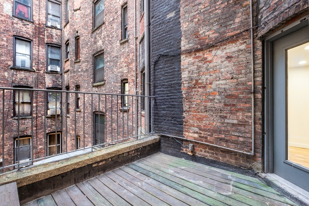 339 East 12th Street Unit: 9
