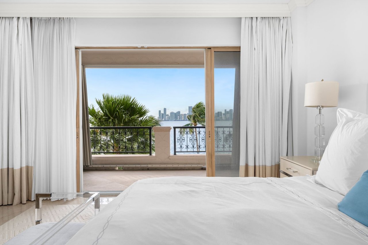 5233 Fisher Island Dr, Unit 5233