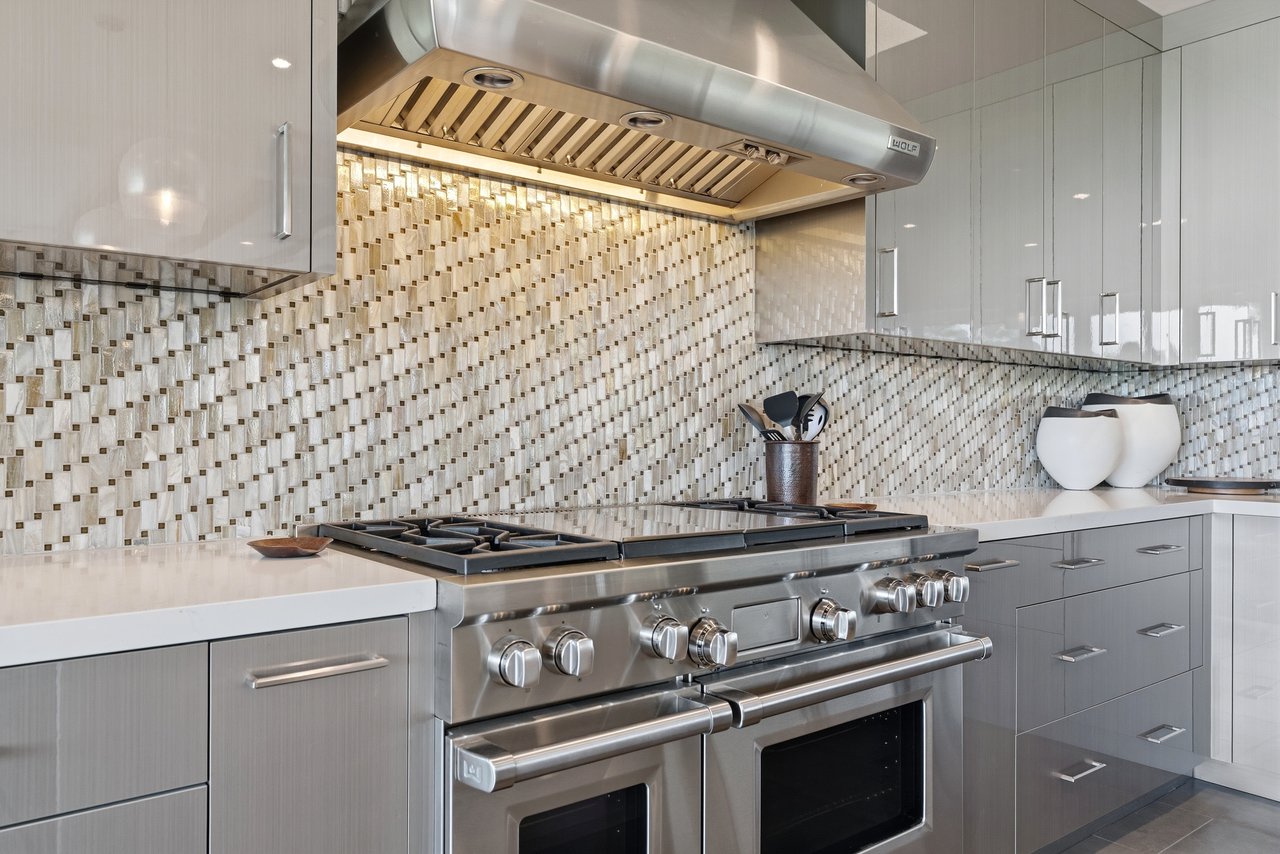 6180 N LAS BRISAS Drive