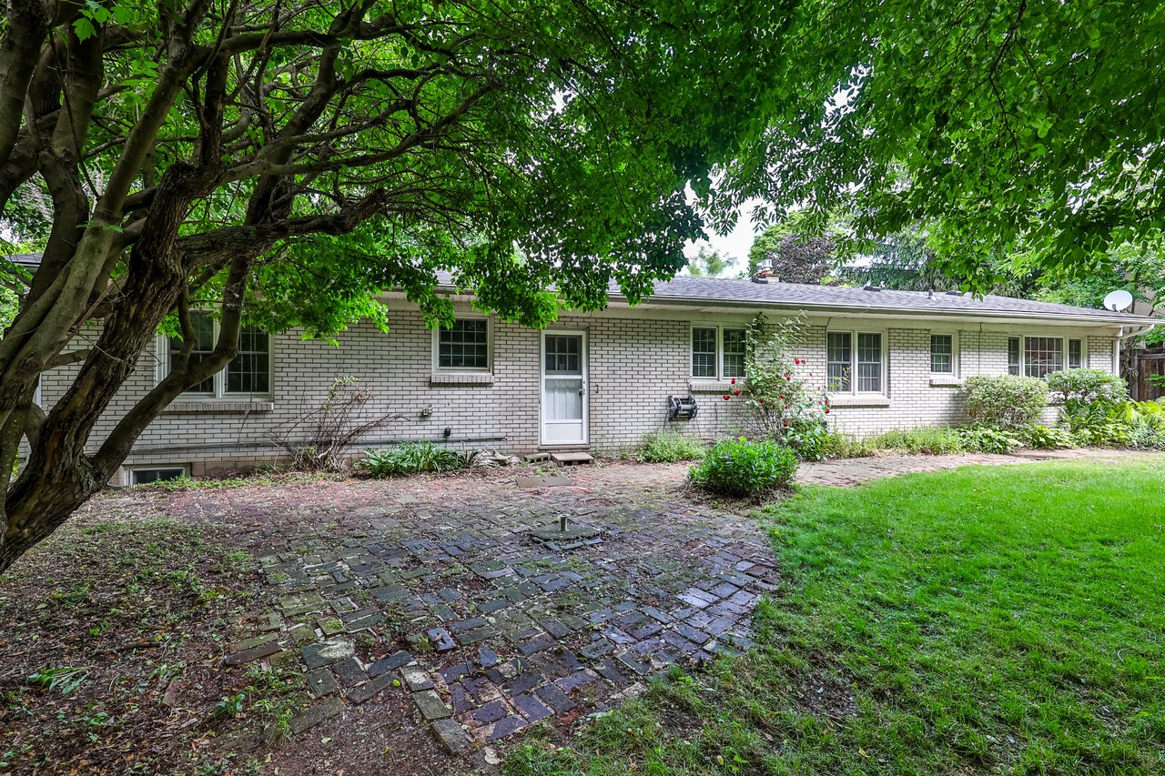 4312 Lakeshore Road, Burlington