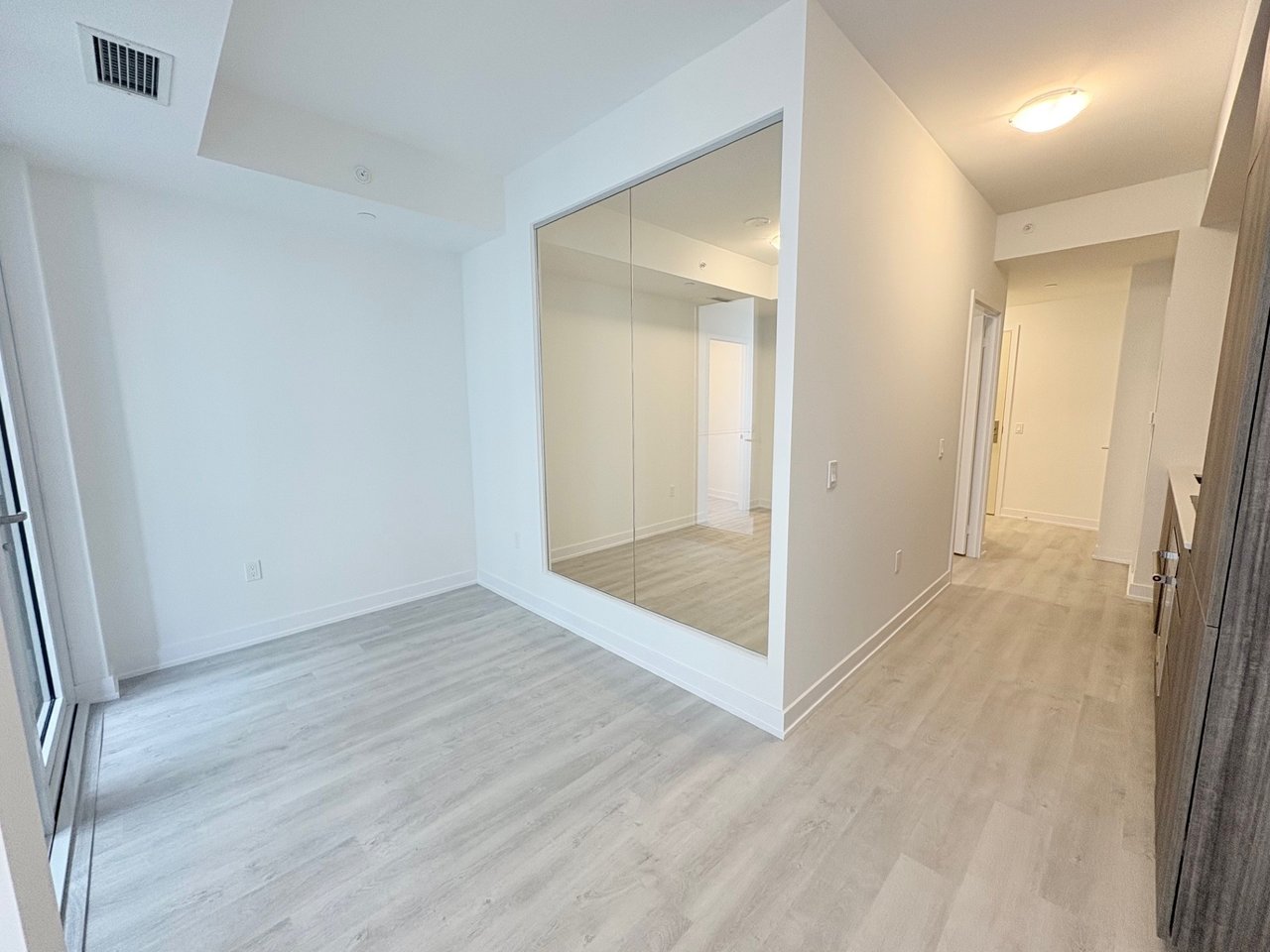 15 Richardson Street Unit: 607