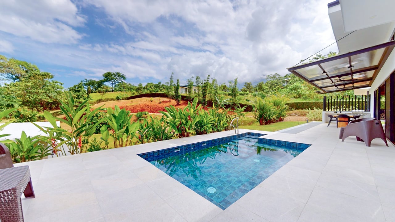 Private Modern Home in Ojochal, Costa Rica with Heated Saltwater Pool & Solar Backup