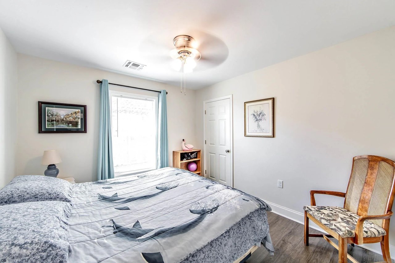 221 Darwen Dr