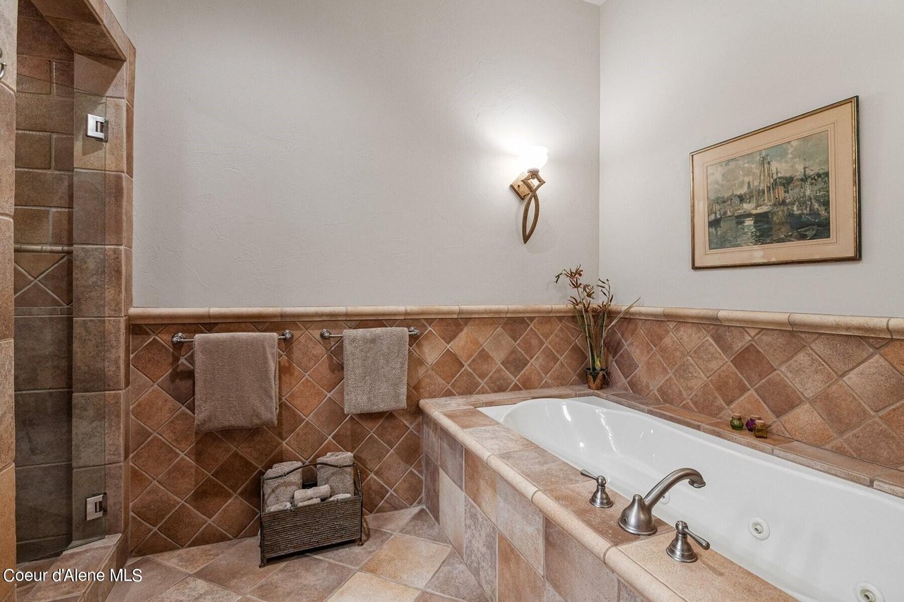 526 Roop RD