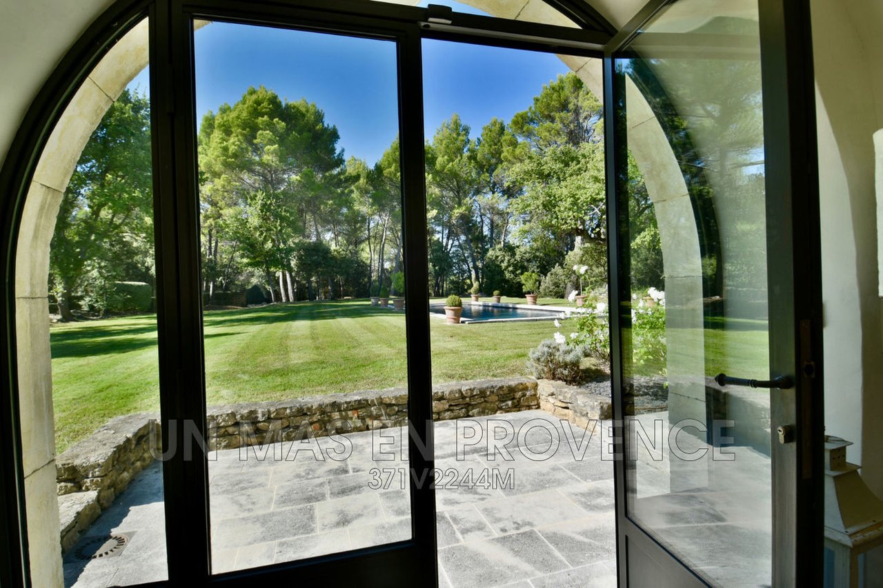 Beautiful Home in Provence with Garden and Pool