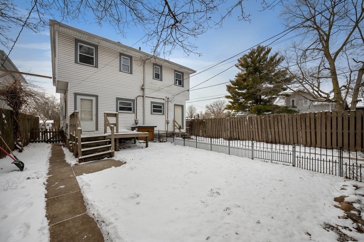 5116-5118 E Michigan Street