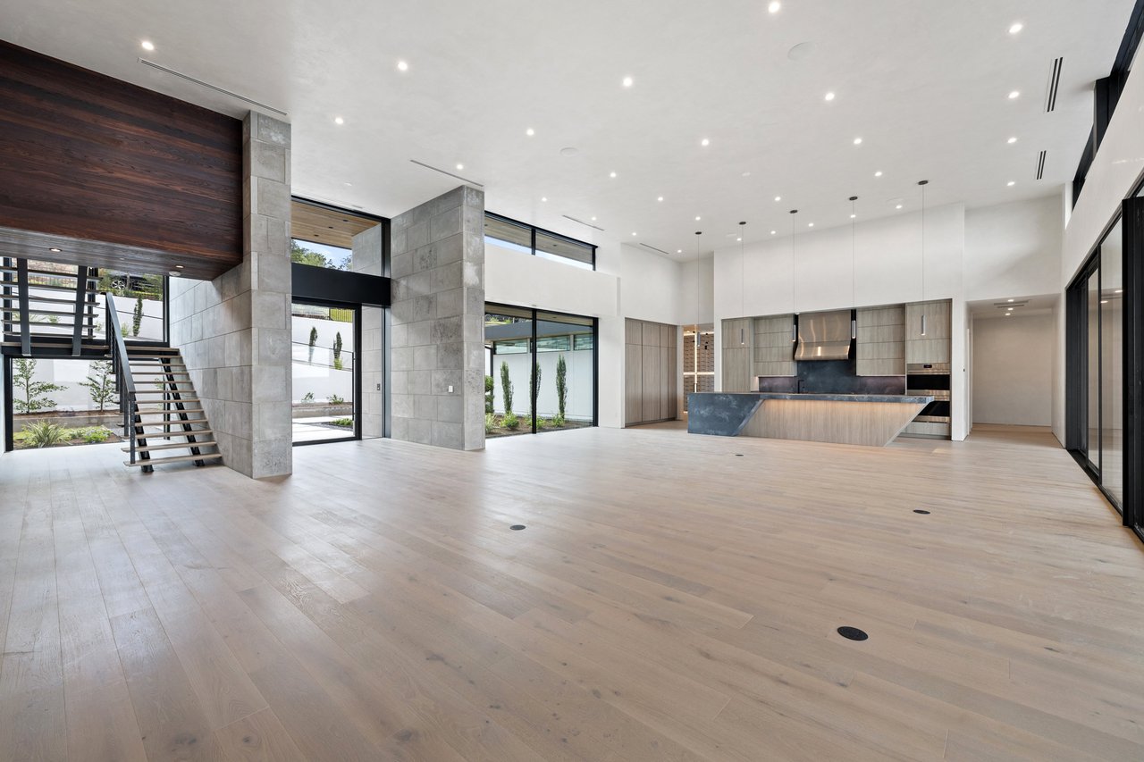 4909 Honey Daisy Way