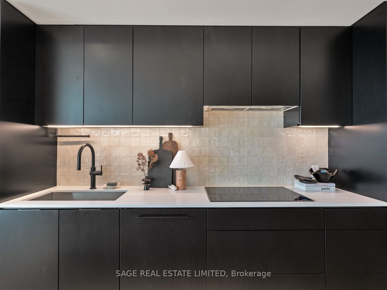 THE CARVALO ON COLLEGE PENTHOUSE