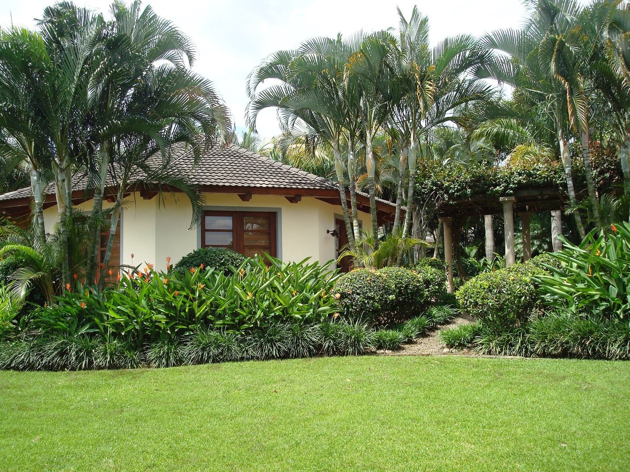 Luxuary Multi-Family Mansion