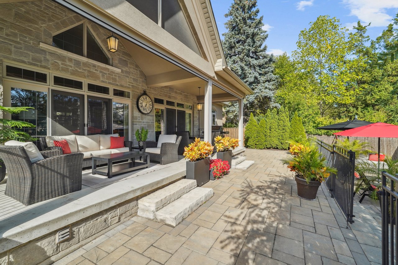 Show-stopping luxury in the heart of Southwest Oakville