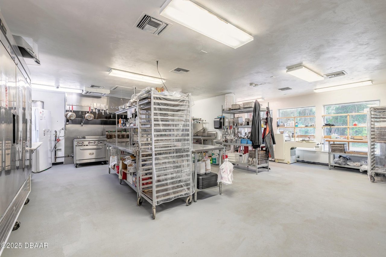 1001 Canal St