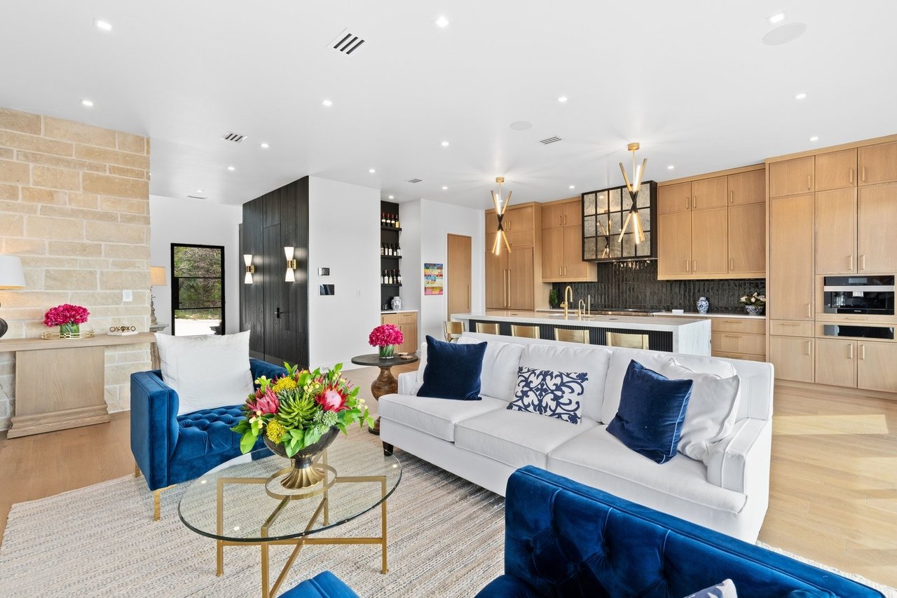 Luxxis Design 1104 Summit