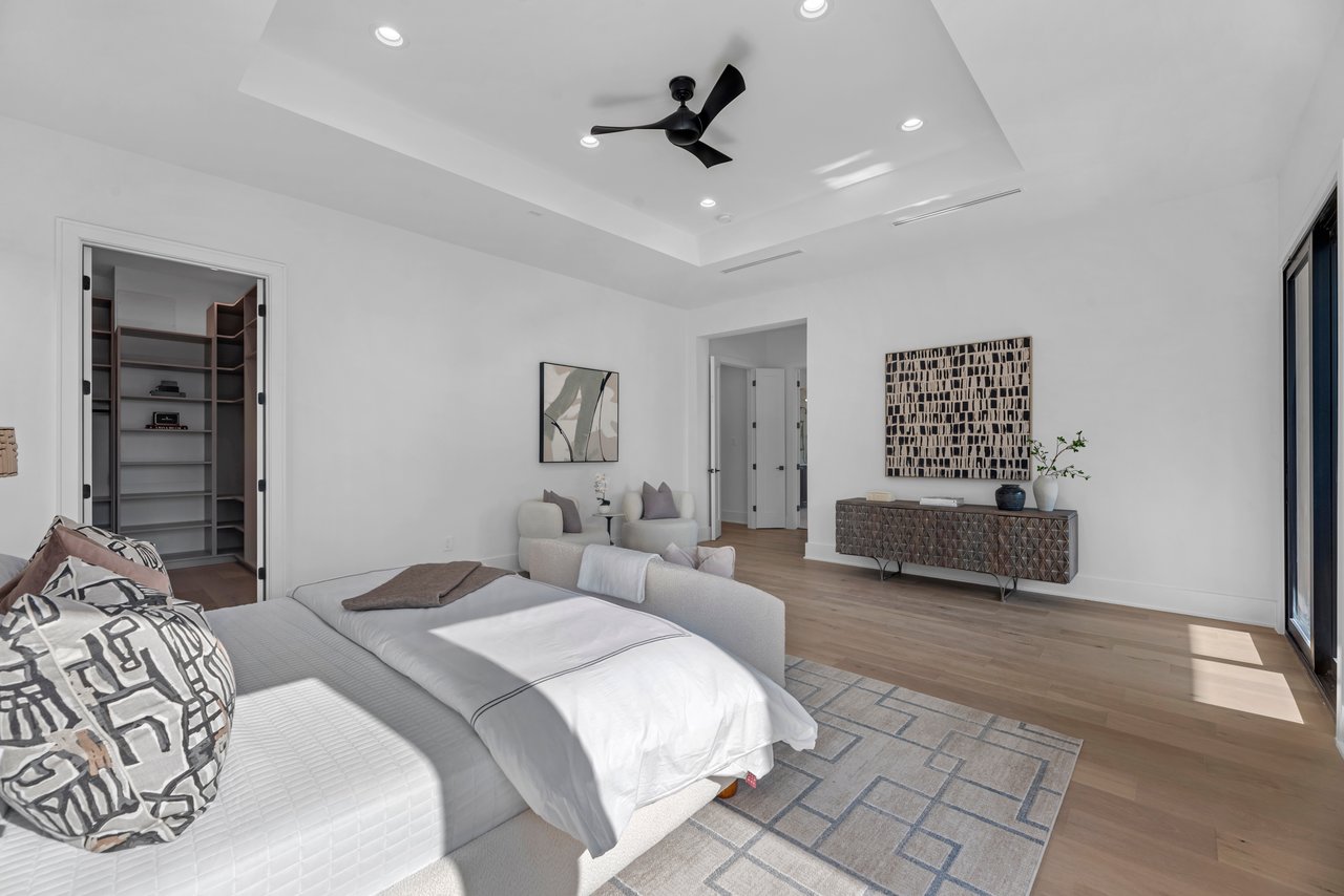 963 West 41st Street
