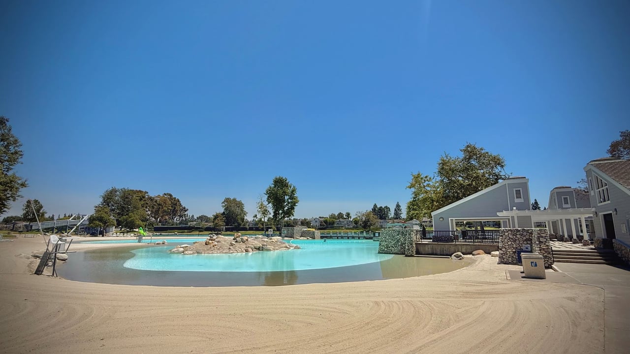 woodbridge beach club