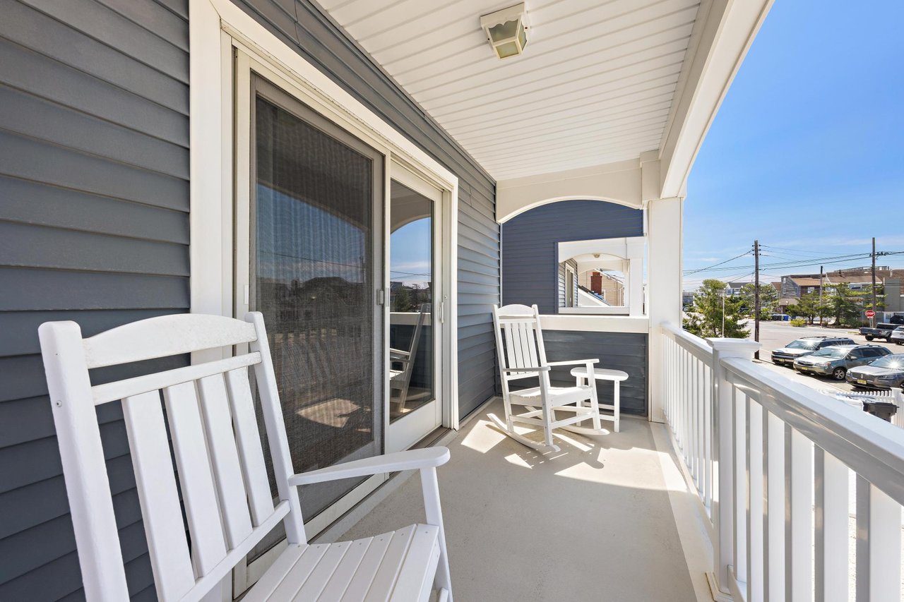 407 B Coral Street 
