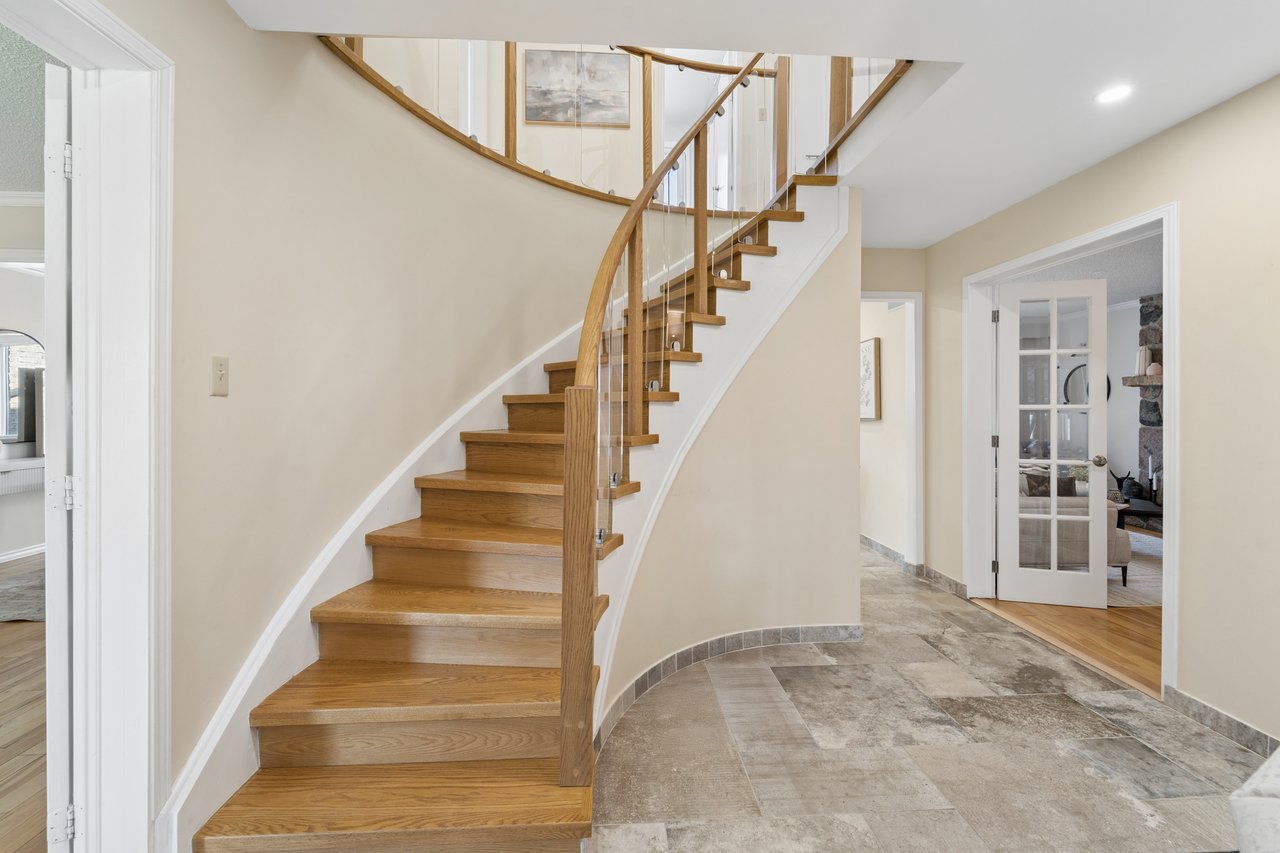 1156 Gloucester Square