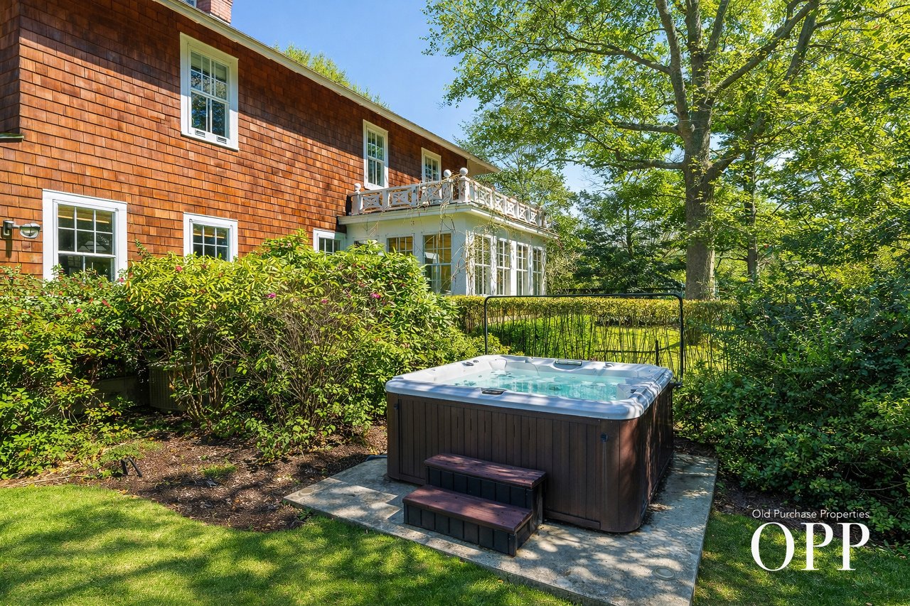 A MOVE-IN READY BELLPORT ORIGINAL