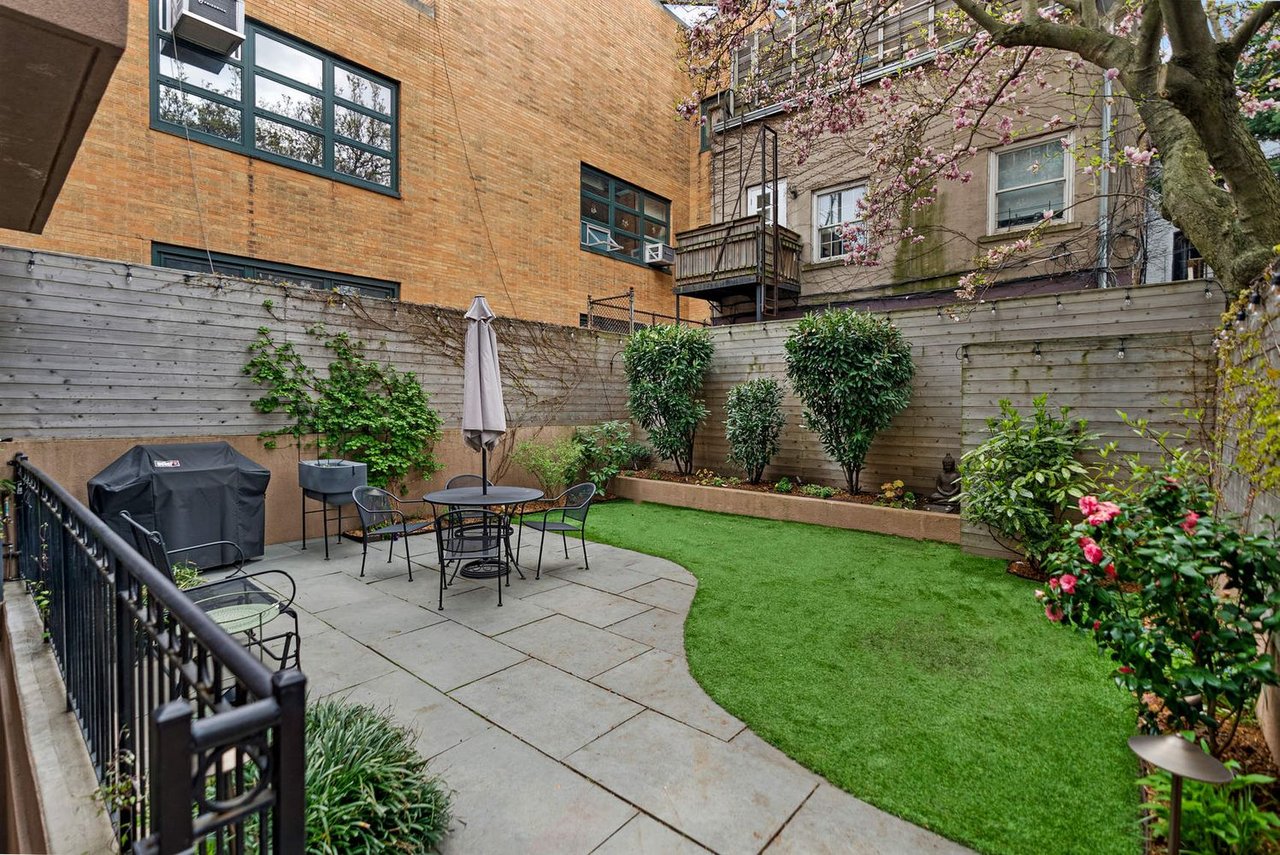 241 Carroll St #1 