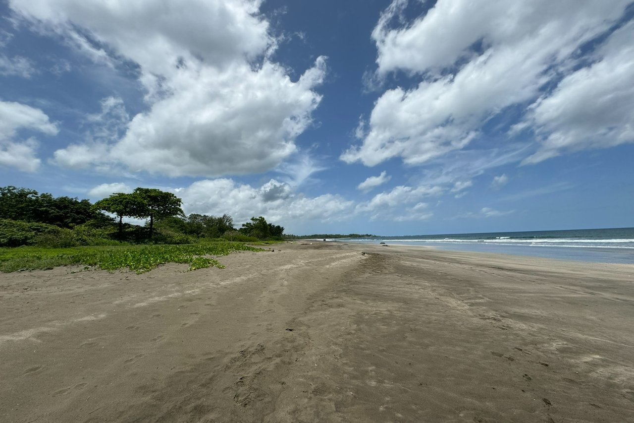 One of a kind Beach Front Parcel in Junquillal Junquillal,