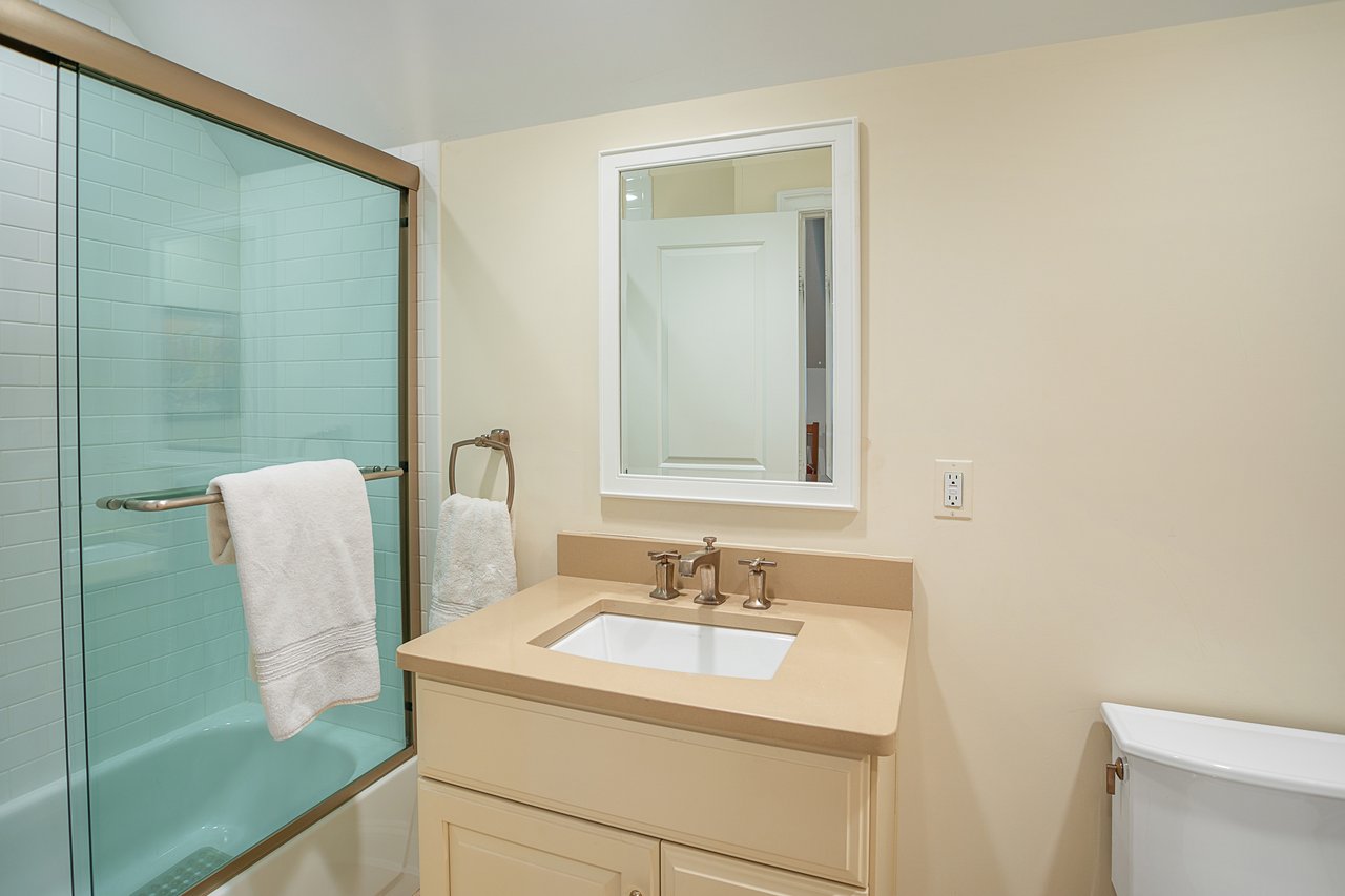 5025 Linnean Ave NW, Washington, DC 20008