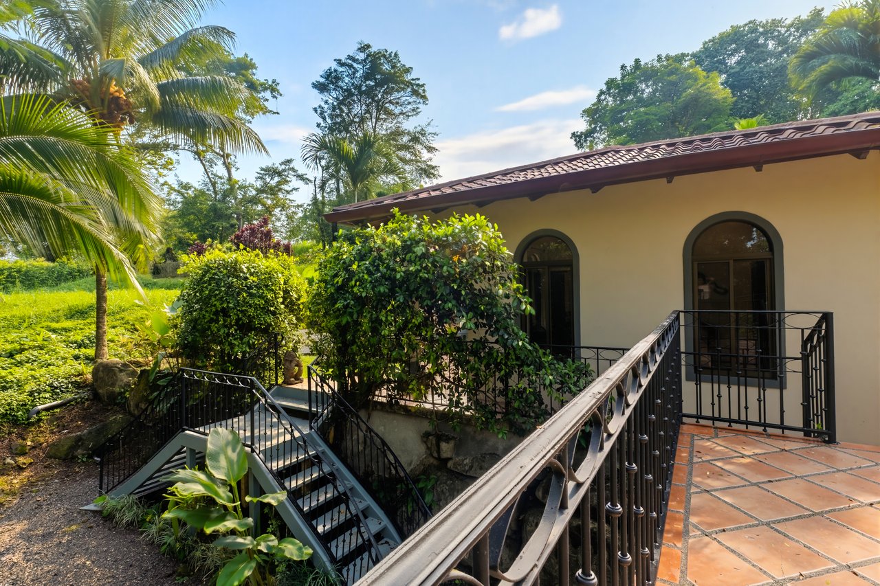 Ojochal Tropical Retreat | 4 Ensuite Bedrooms, Pool & Outdoor Living