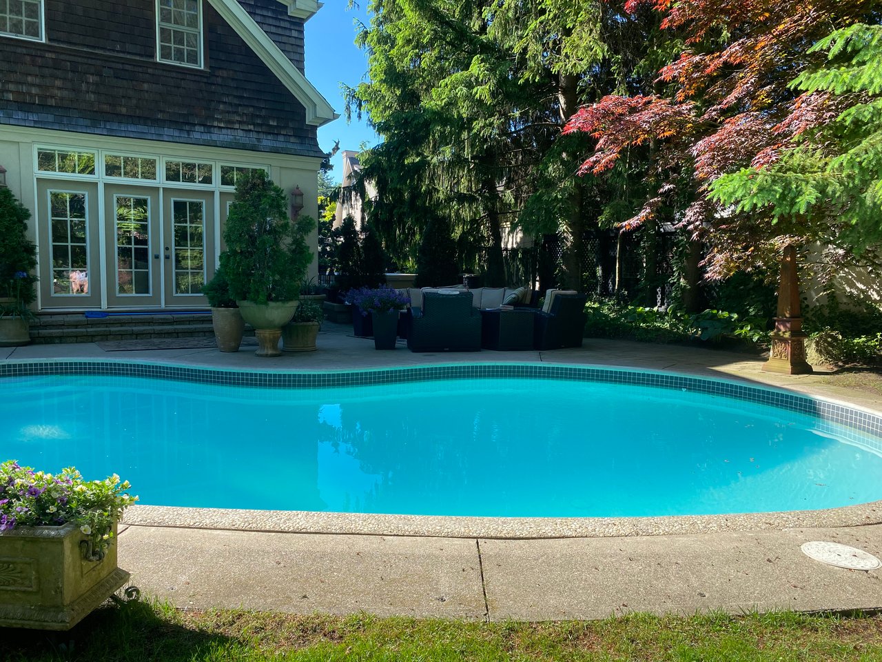  Aldershot Lakeside Elegance
