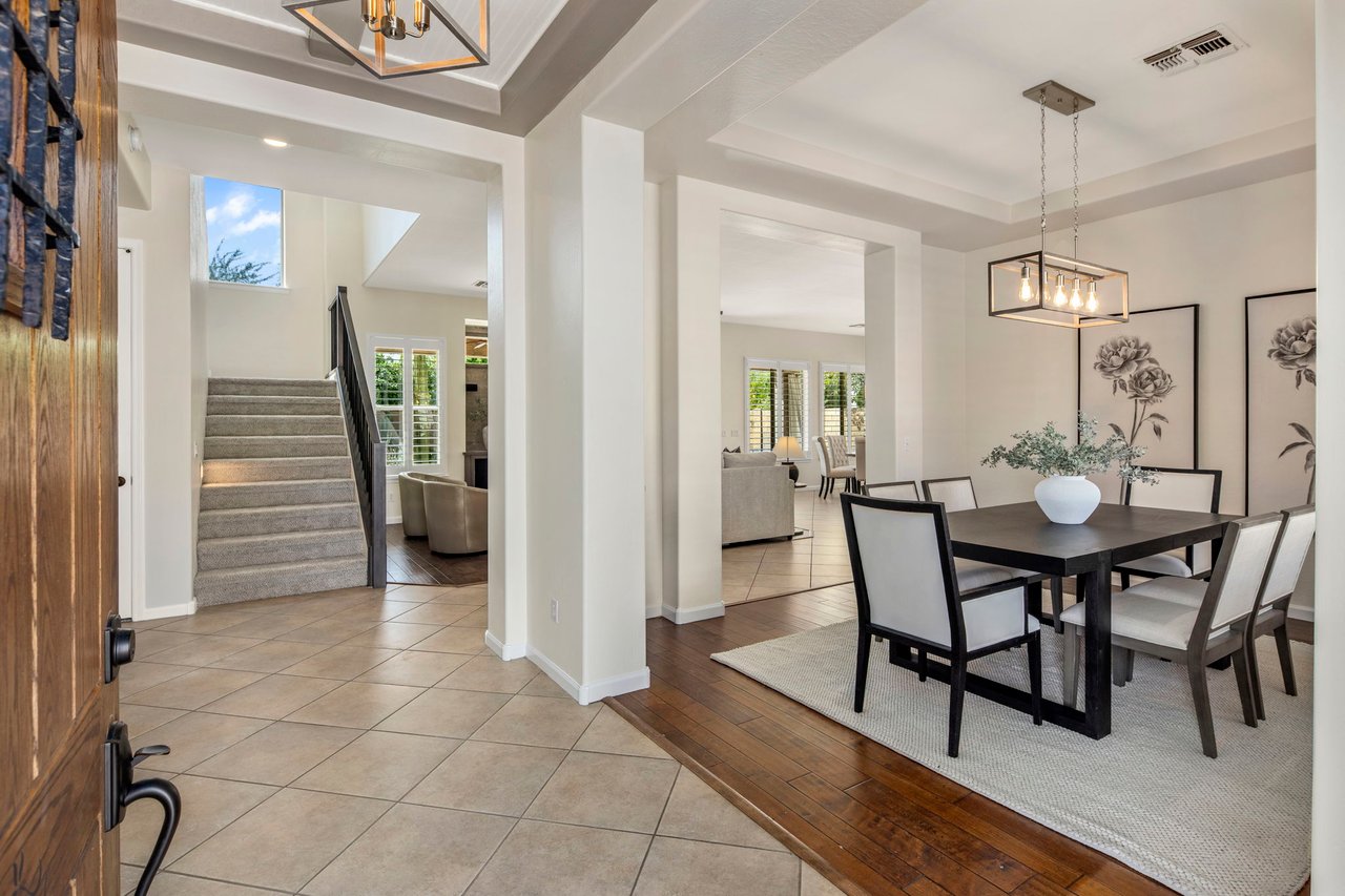 315 E Mary Ln