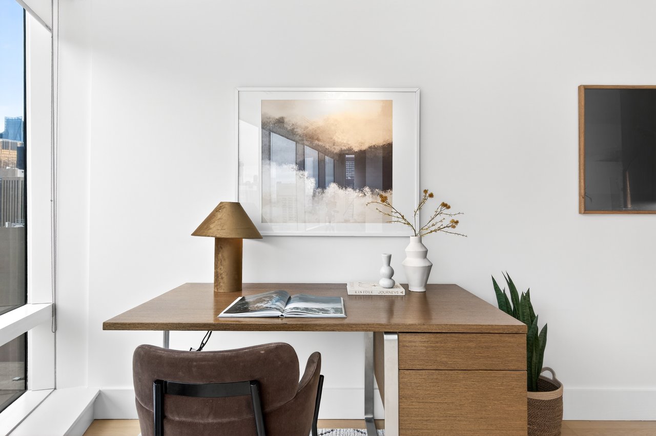 Suite 2806- 180 University Avenue