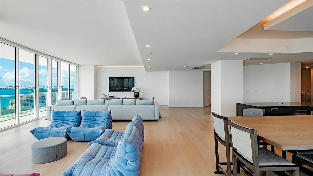 100 S Pointe Dr #1906/07