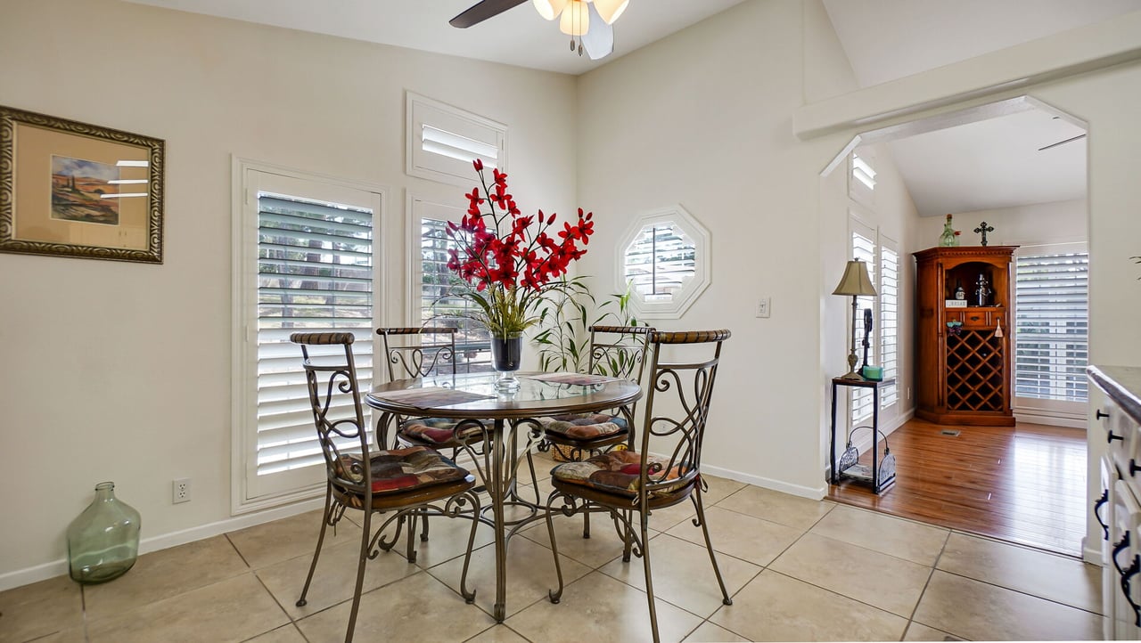 8651 Foothill Boulevard 35