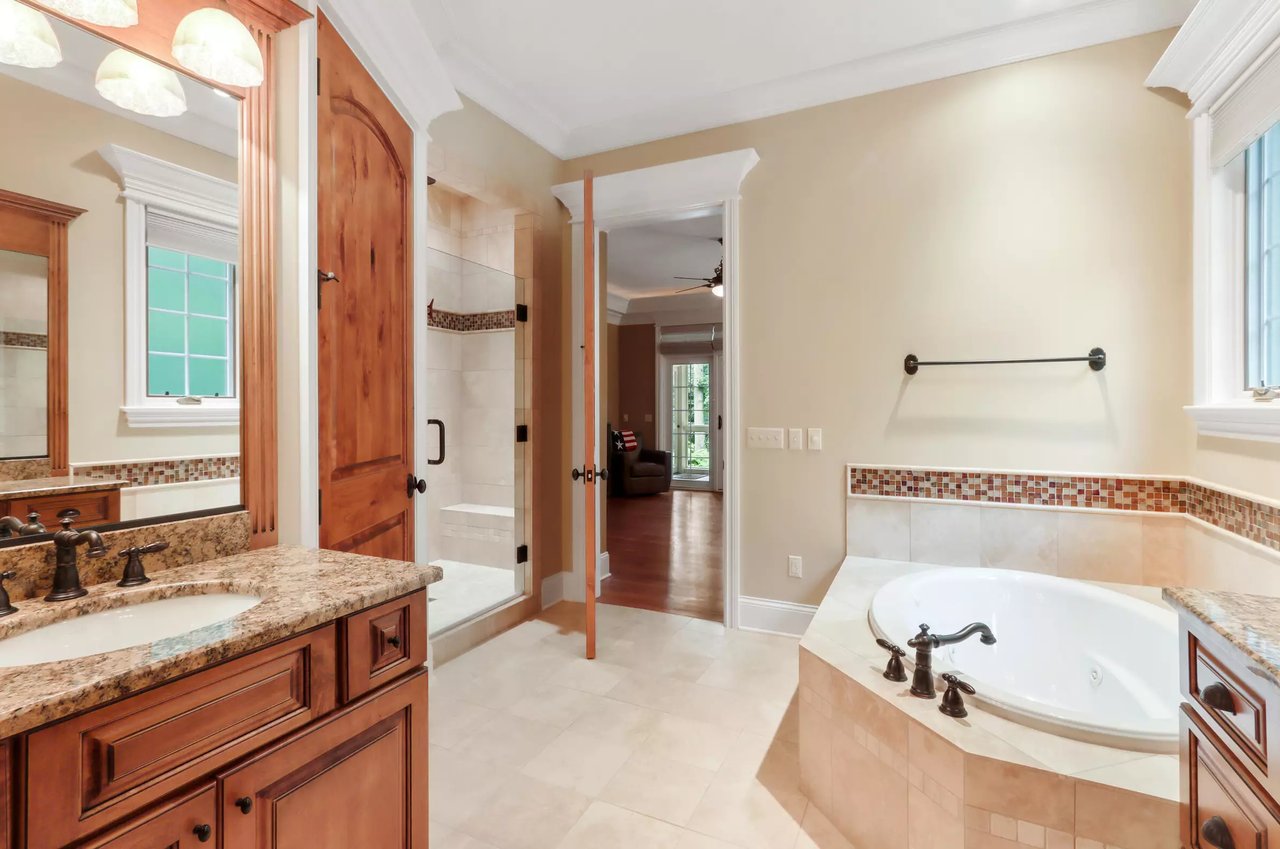 158 Abbey Springs Dr