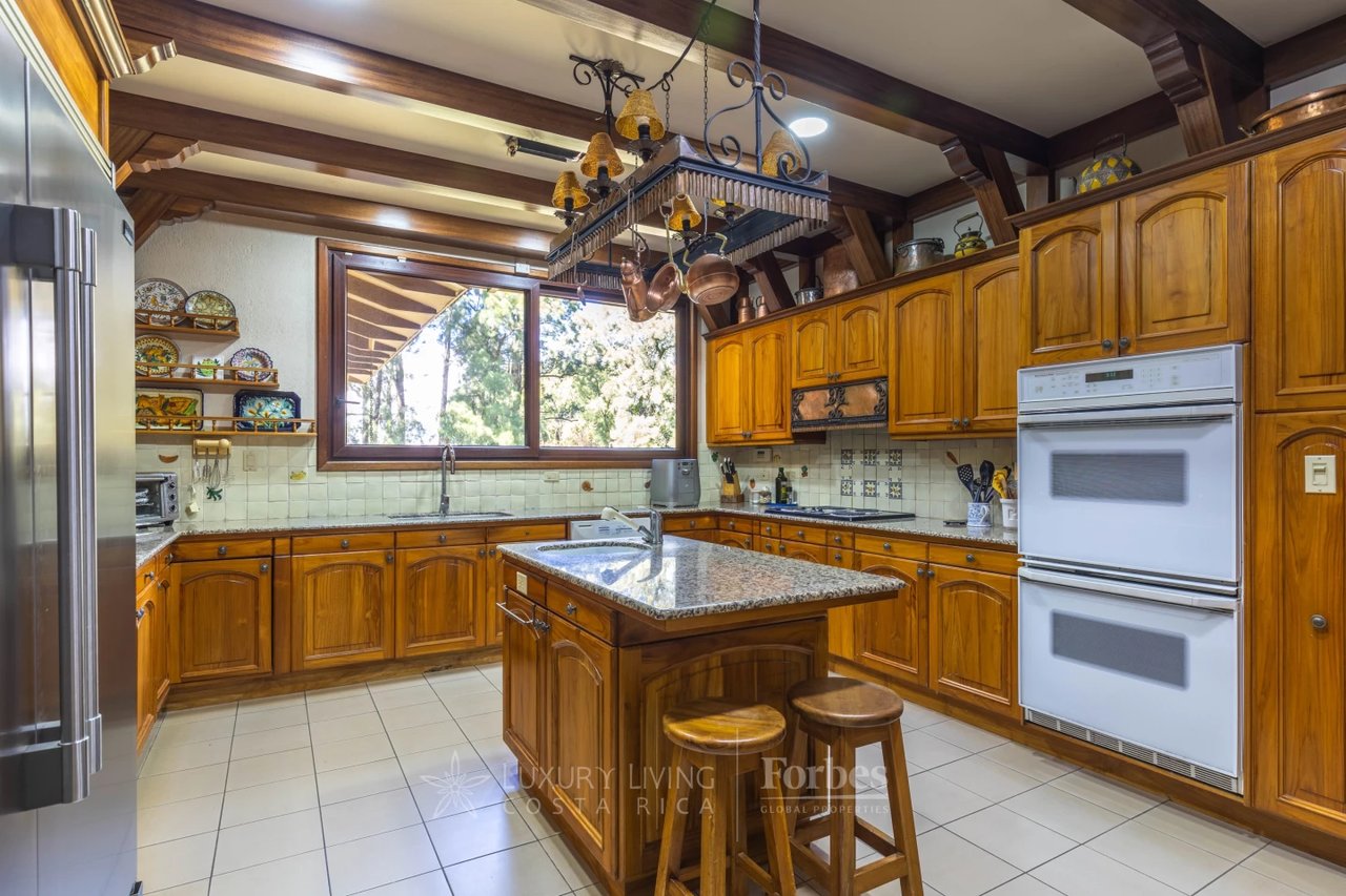 1278 - Valart Estate - An oasis in the city with mixed land use in Real Cariari