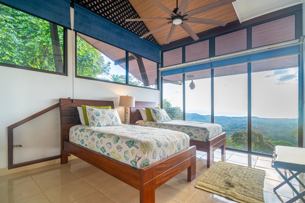 Casa Dreamcatcher, A Beautiful Ocean Sunset 4 Bed 3.5 Bath Home in Ojochal