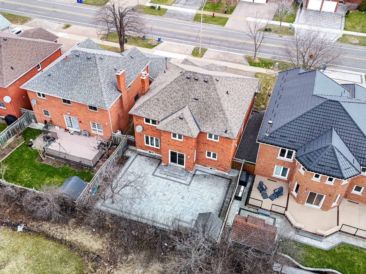 146 Valleymede Dr