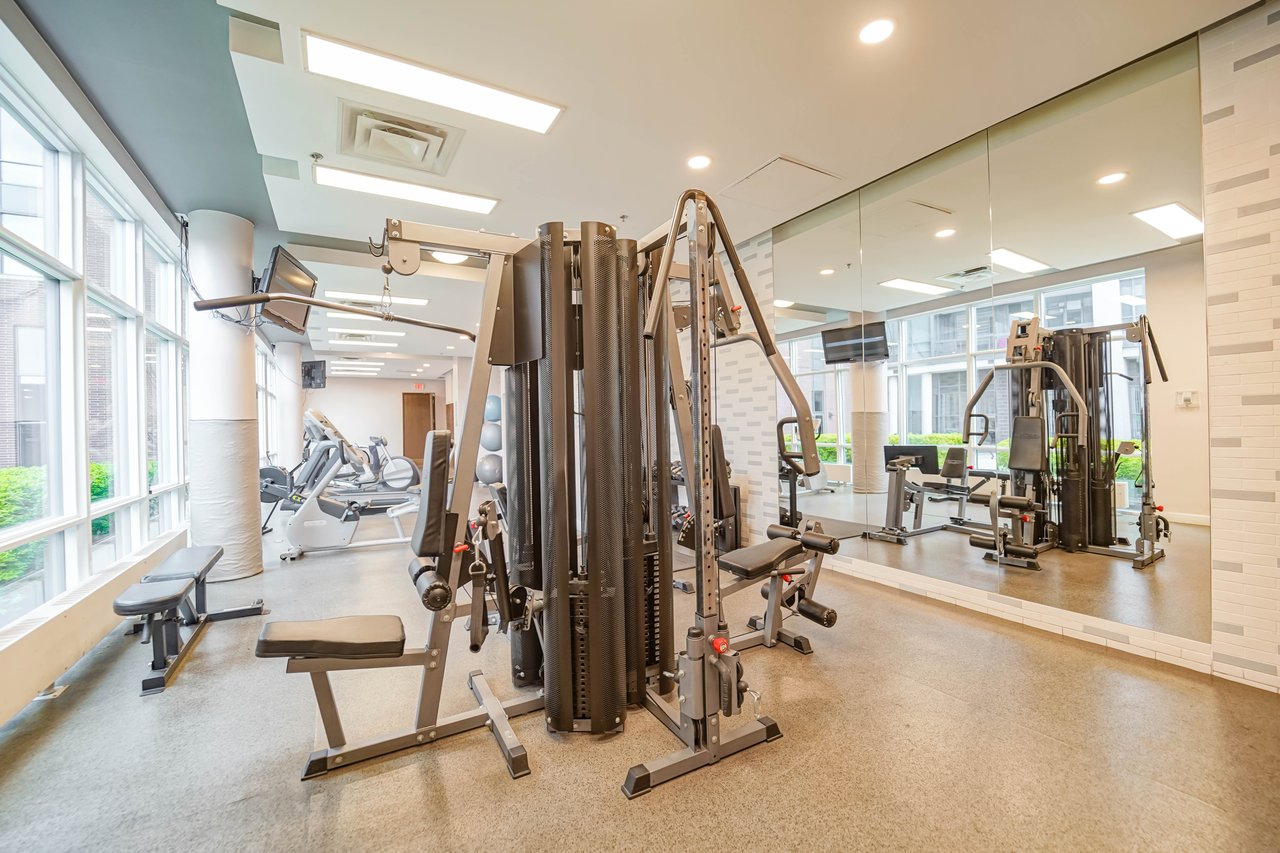 1 Hurontario St 308