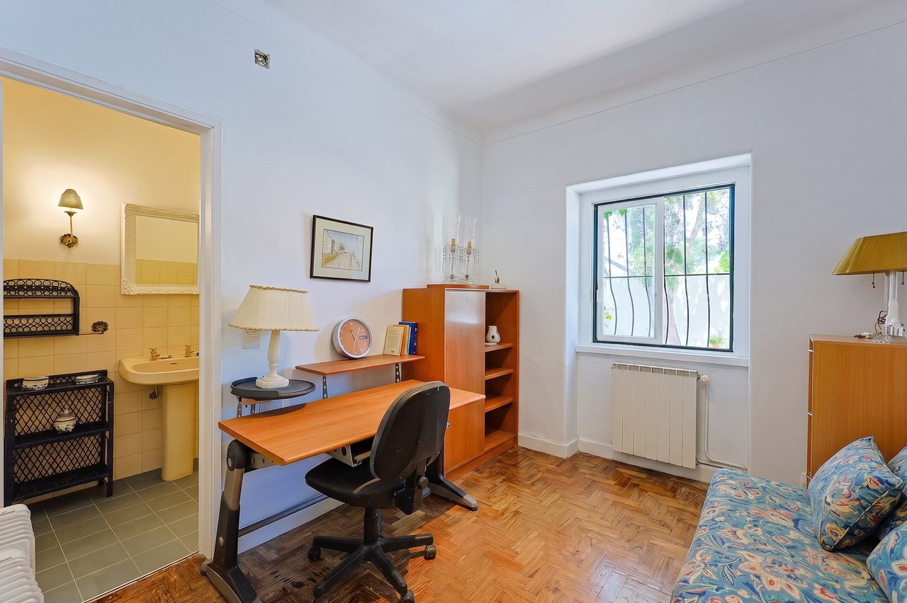 Exclusive Family Villa with Expansive Gardens Near Sintra’s UNESCO Heritage Centre